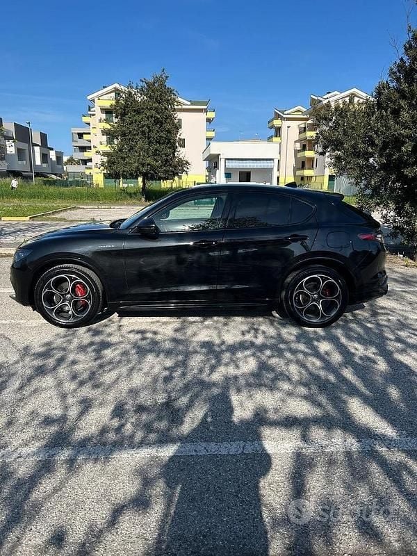 Usata Alfa Romeo Stelvio Veloce 210 CV (154 kW) 2024 Nero SUV