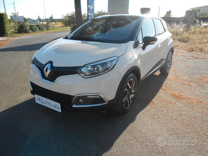 Usata Renault Captur Intens 90 CV (66 kW) 2015 Beige SUV