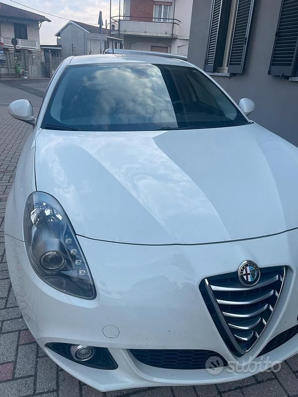 Usata Alfa Romeo Giulietta 2015 Bianco Utilitaria
