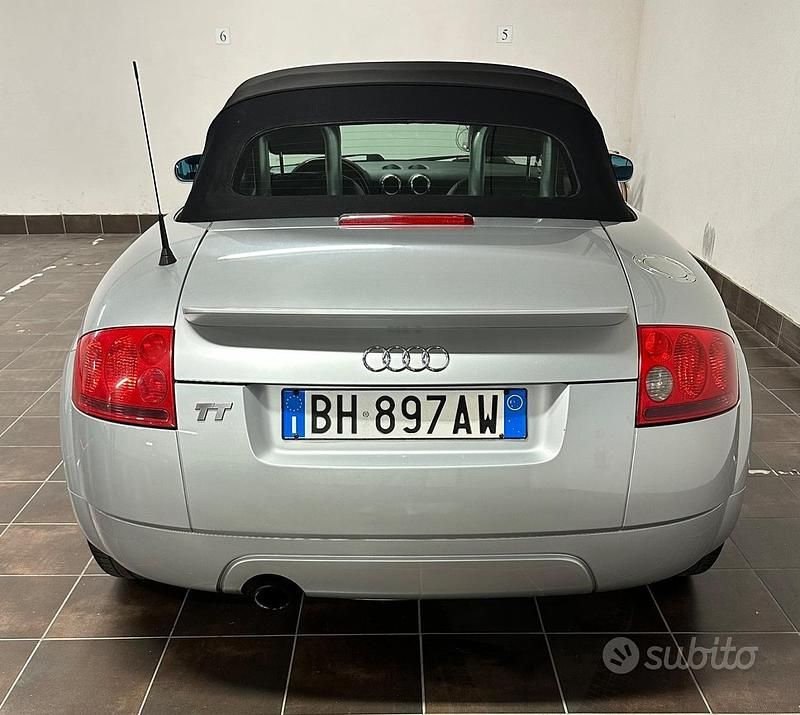 Usata Audi TT Roadster 180 CV (132 kW) 2000 Grigio Cabrio