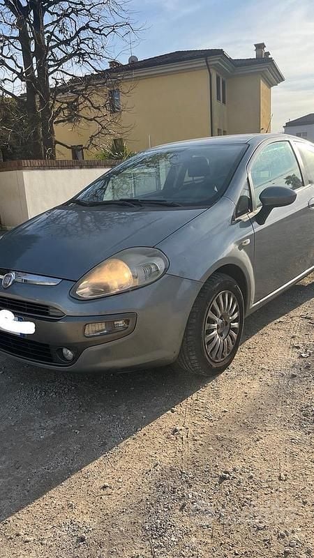 Usata Fiat Punto 77 CV (56 kW) 2010 Grigio Berlina