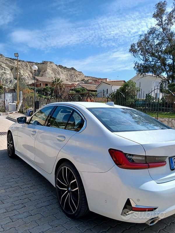 Usata BMW 320 Luxury Line 190 CV (139 kW) 2019 Bianco Berlina