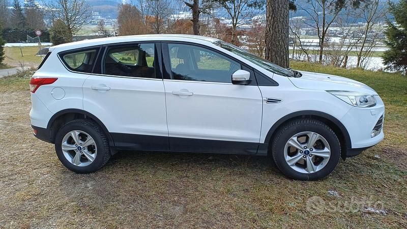 Usata Ford Kuga 140 CV (102 kW) 2014 Bianco SUV