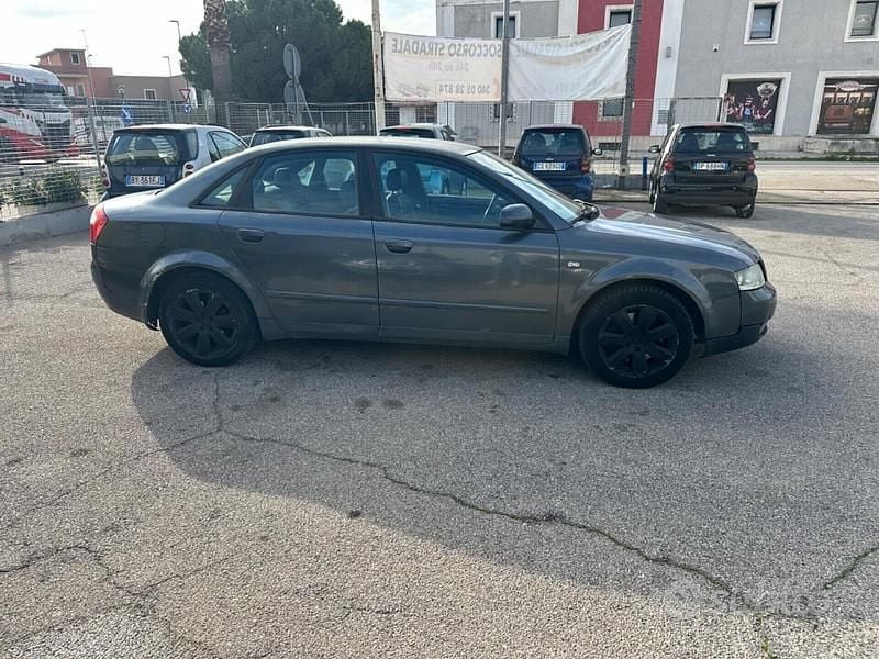 Usata Audi A4 211 CV (155 kW) 2001 Grigio Berlina
