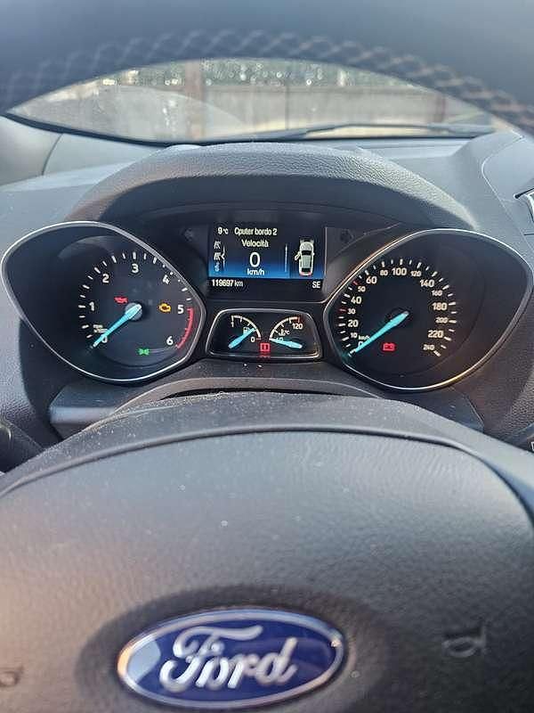 Usata Ford Kuga ST-Line 120 CV (88 kW) 2017 Grigio SUV