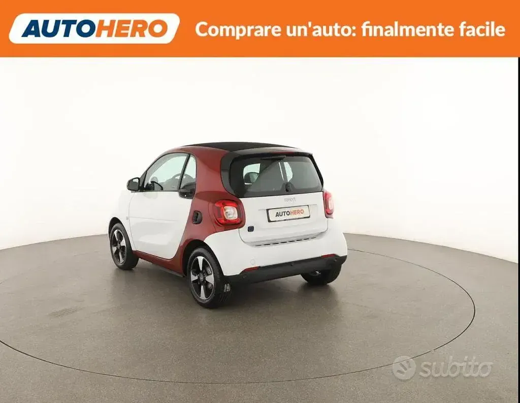 Usata Smart ForTwo Coupé 41 kW (56 CV) 2021 Bianco Utilitaria