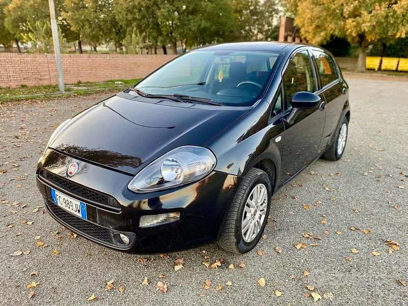 Usata Fiat Grande Punto 77 CV (56 kW) 2016 Nero Utilitaria
