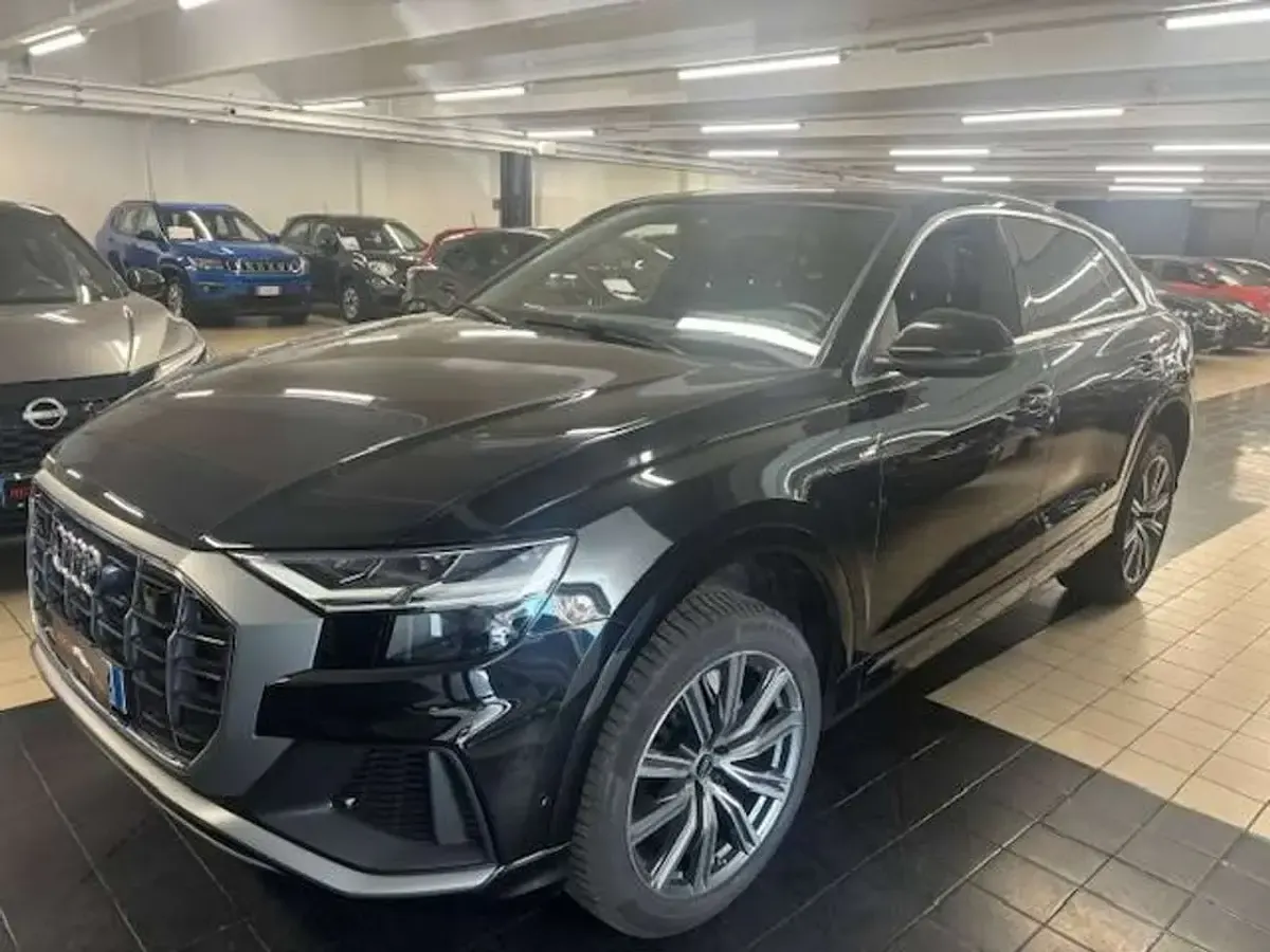 Usata Audi Q8 286 CV (210 kW) 2023 Nero SUV
