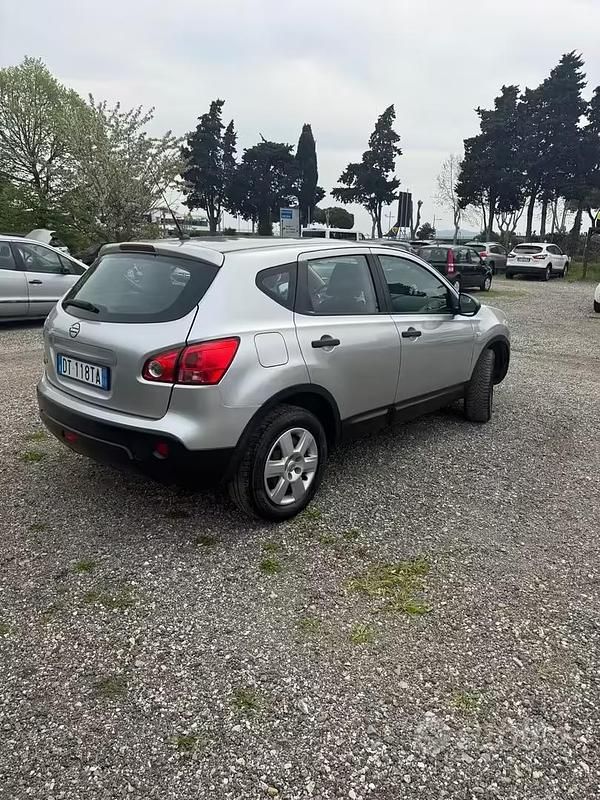 Usata Nissan Qashqai Acenta 114 CV (83 kW) 2009 Grigio SUV
