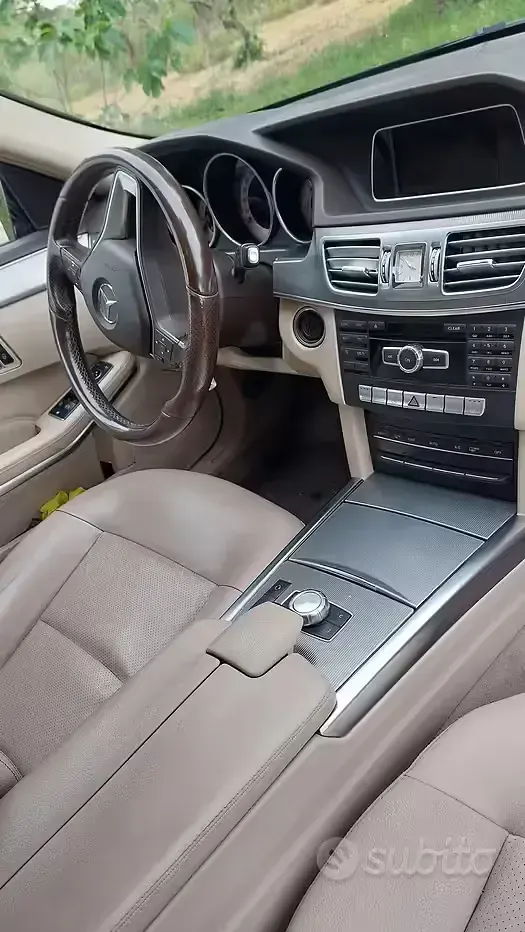 Usata Mercedes E220 170 CV (125 kW) 2014 Nero Station wagon