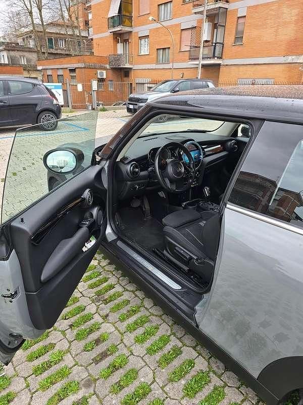 Usata Mini Cooper SE 75 kW (102 CV) 2022 Grigio Utilitaria