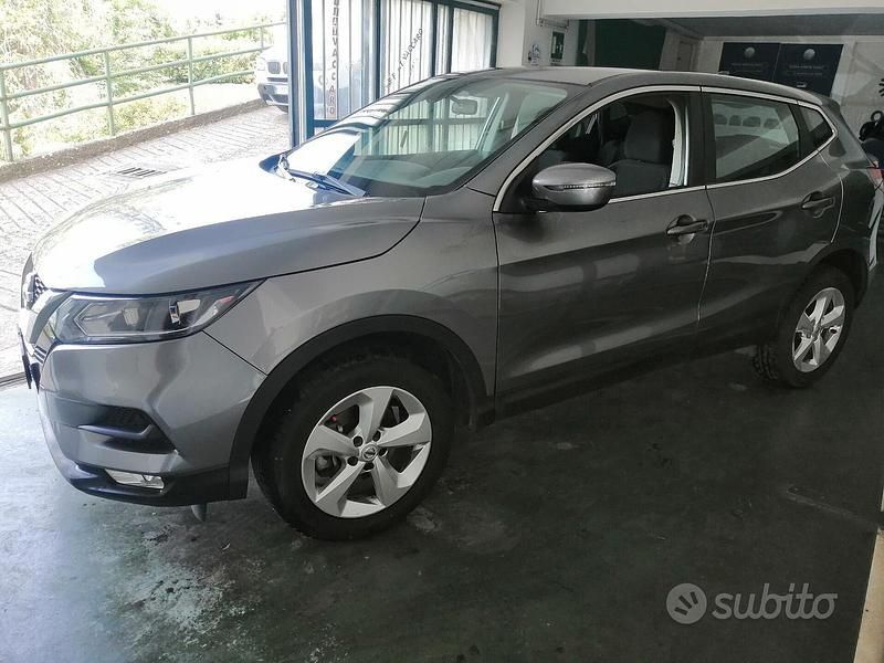 Gebraucht Nissan Qashqai 116 PS (85 kW) 2019 Grau SUV