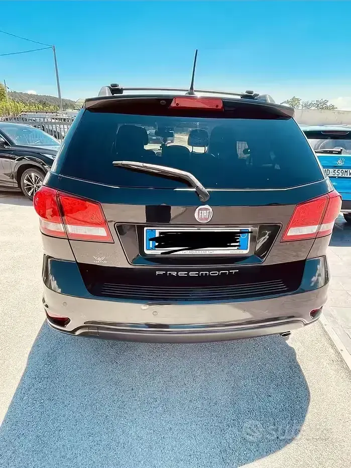 Usata Fiat Freemont 140 CV (102 kW) 2012 Nero SUV