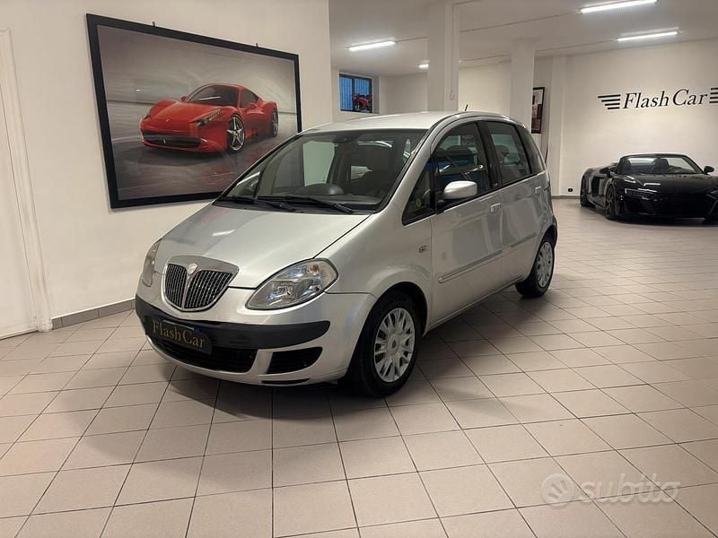 Usata Lancia Musa 90 CV (66 kW) 2007 Grigio Monovolume