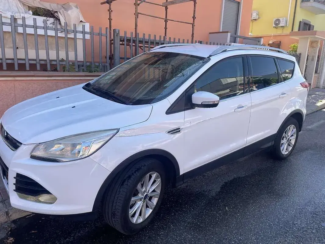 Usata Ford Kuga Titanium 120 CV (88 kW) 2016 Bianco SUV