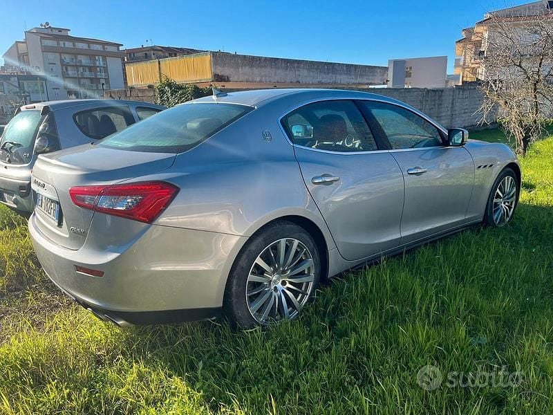 Usata Maserati Ghibli 275 CV (202 kW) 2014 Grigio Berlina