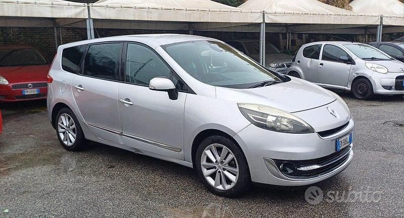 Usata Renault Scénic III 110 CV (80 kW) 2012 Grigio Monovolume