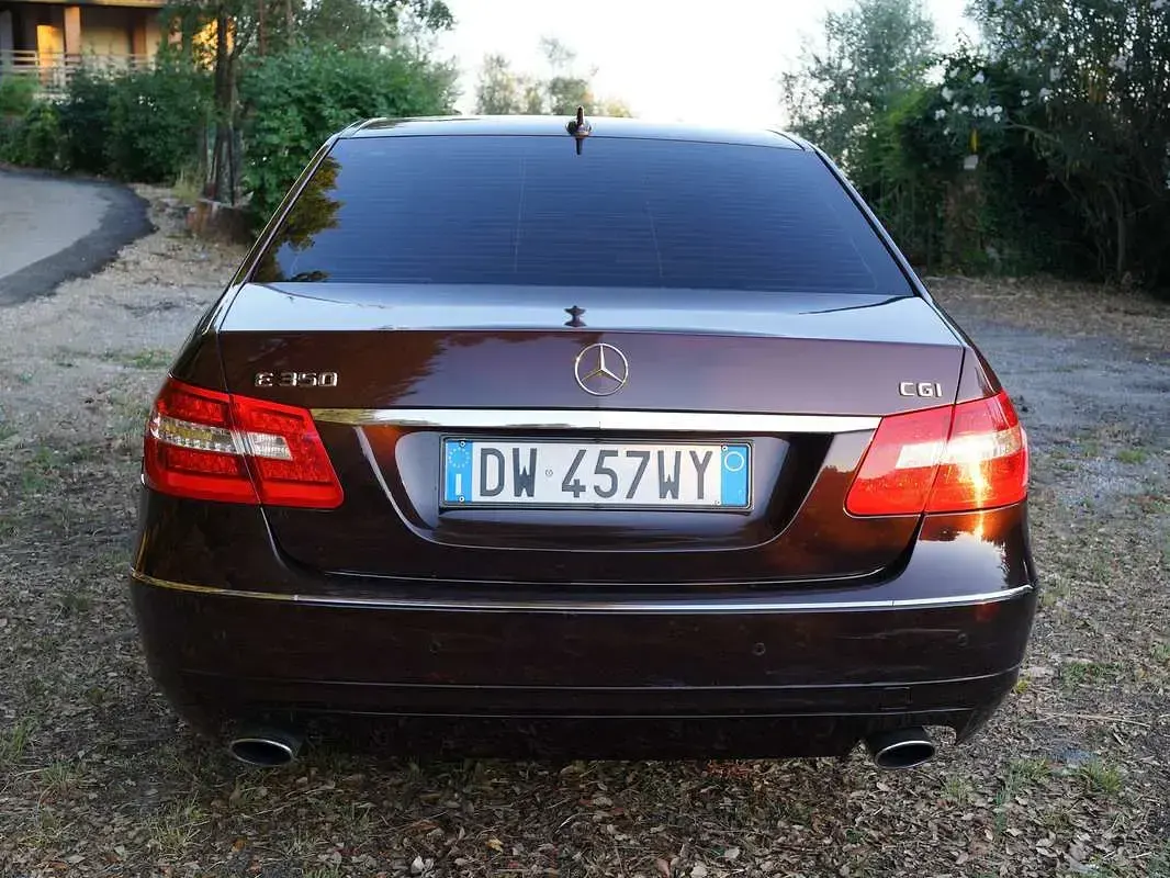 Usata Mercedes E350 Avantgarde 292 CV (214 kW) 2009 Marrone Berlina