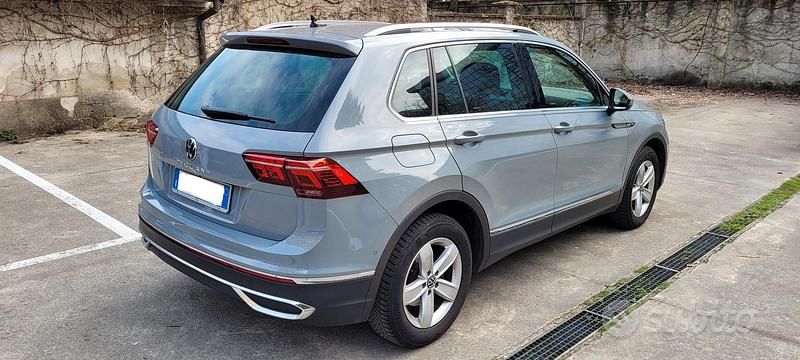 Usata VW Tiguan Elegance 150 CV (110 kW) 2022 Grigio SUV