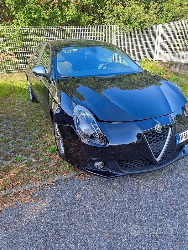 Usata Alfa Romeo Giulietta 120 CV (88 kW) 2017 Nero Utilitaria