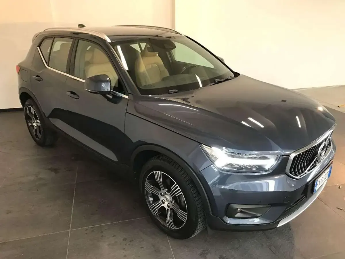 Gebraucht Volvo XC40 Inscription 150 PS (110 kW) 2019 Blau SUV