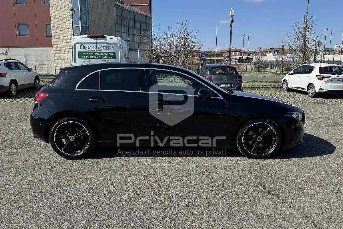 Begagnad Mercedes A200 150 HK (110 kW) 2020 Svart Halvkombi