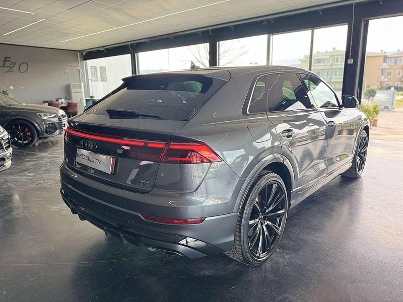 Nuova Audi Q8 S-Line 286 CV (210 kW) 2026 Grigio SUV