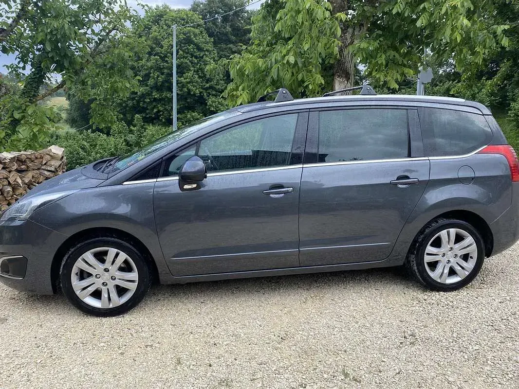 Usata Peugeot 5008 Allure 120 CV (88 kW) 2016 Grigio Monovolume