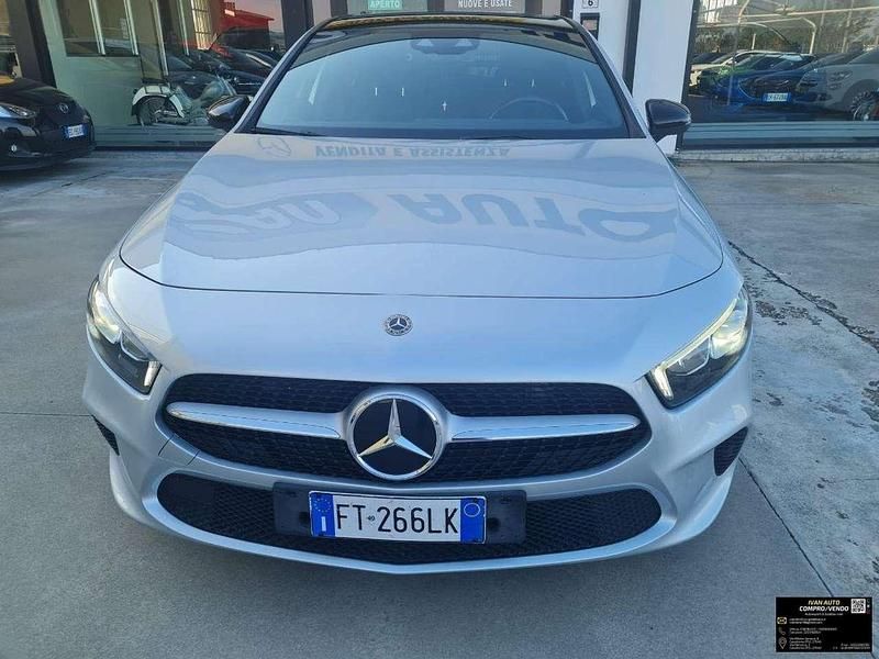 Usata Mercedes 180 116 CV (85 kW) 2018 Argento Berlina