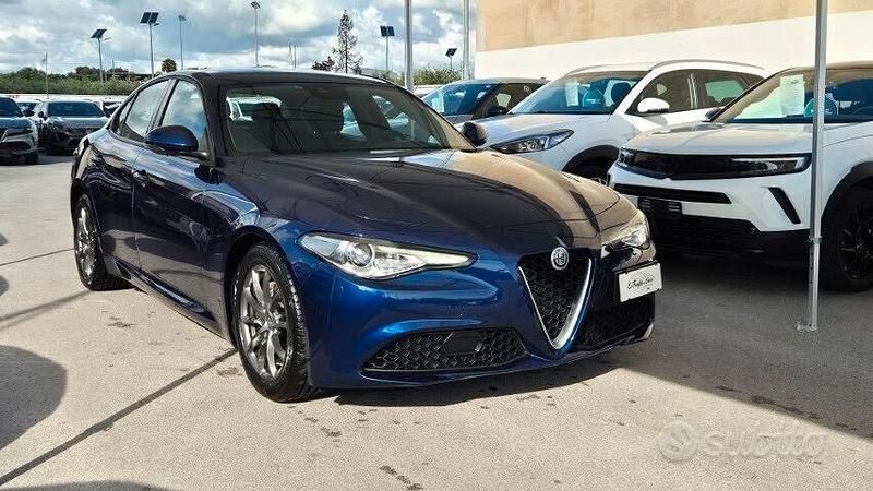 Usata Alfa Romeo Giulia 136 CV (100 kW) 2018 Blu Berlina