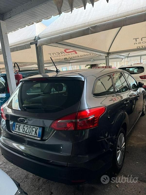Usata Ford Focus 120 CV (88 kW) 2017 Nero Station wagon