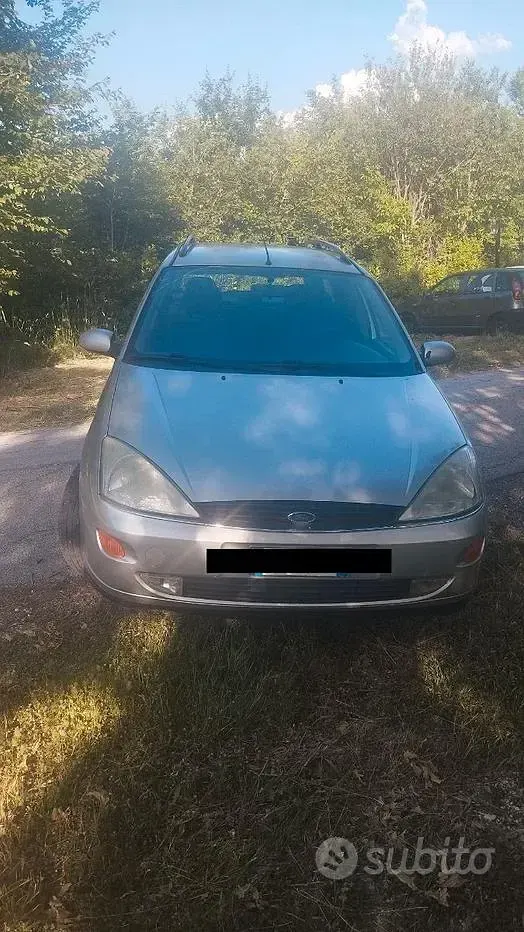Usata Ford Focus 90 CV (66 kW) 2000 Grigio Station wagon