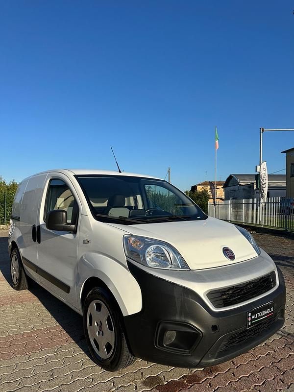 Bianco Usata 2021 Fiat Fiorino Furgone | 7600 € (Ottimo prezzo) - Immagine 1/4