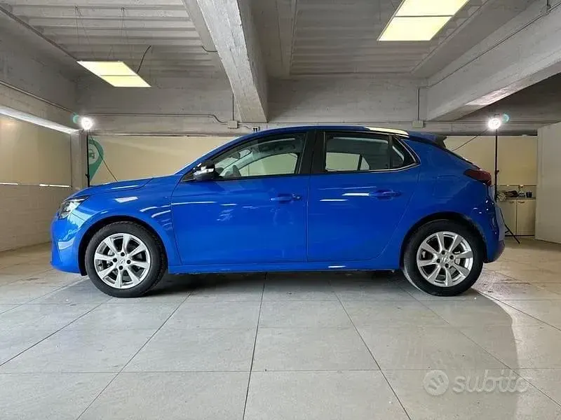 Używany Opel Corsa Edition 75 KM (55 kW) 2023 Niebieski Hatchback