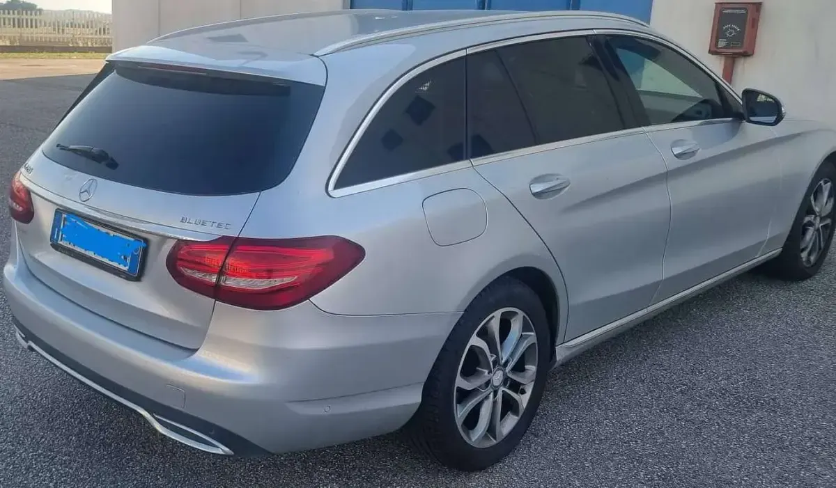 Usata Mercedes 220 125 CV (91 kW) 2015 Argento Station wagon