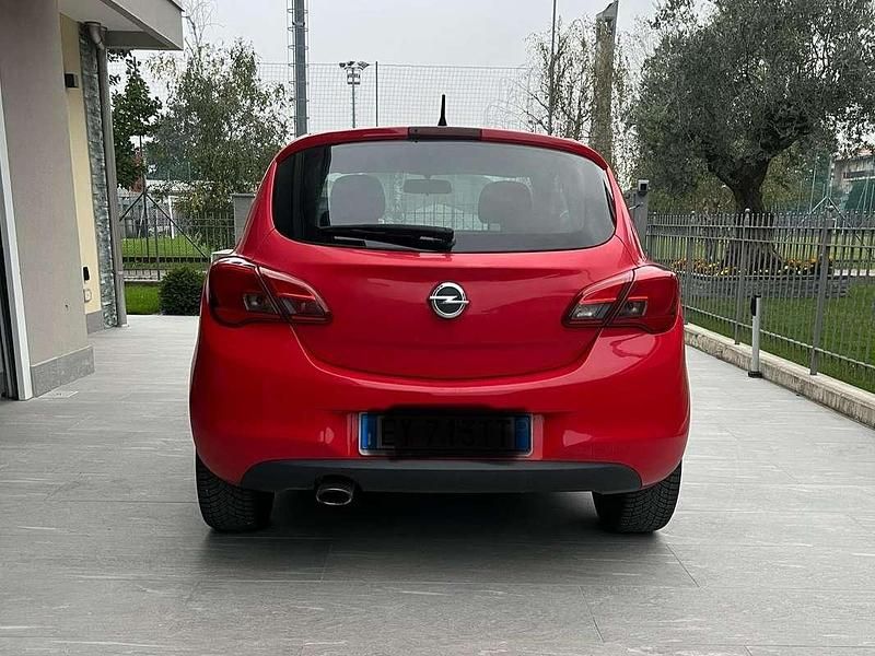 Usata Opel Corsa 69 CV (50 kW) 2015 Rosso Coupé