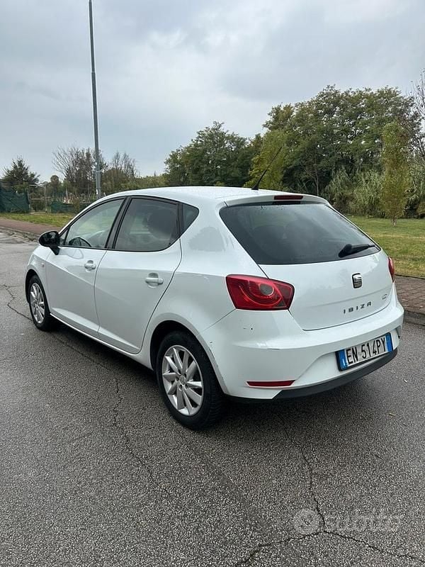 Käytetty Seat Ibiza 90 HP (66 kW) 2013 Sedan