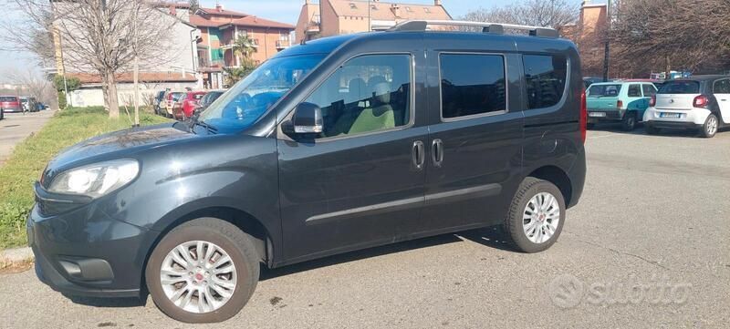 Usata Fiat Doblò Lounge 105 CV (77 kW) 2015 Nero Monovolume