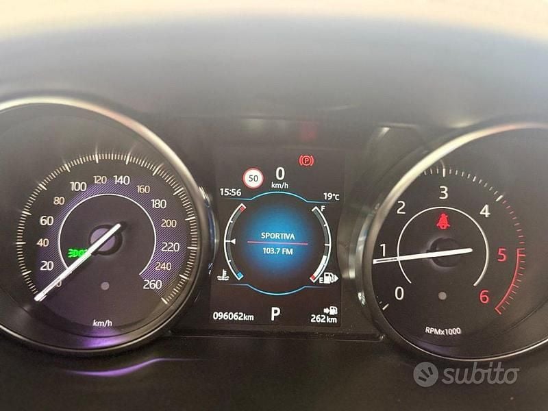 Usata Jaguar E-Pace R-Dynamic 150 CV (110 kW) 2019 Grigio SUV