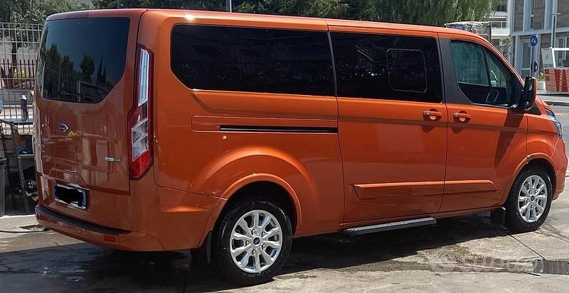 Usata Ford Tourneo 150 CV (110 kW) 2022 Berlina