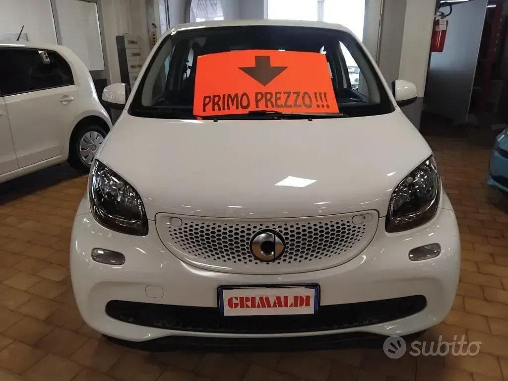 Usata Smart ForFour Passion 71 CV (52 kW) 2017 Bianco / pastello Utilitaria