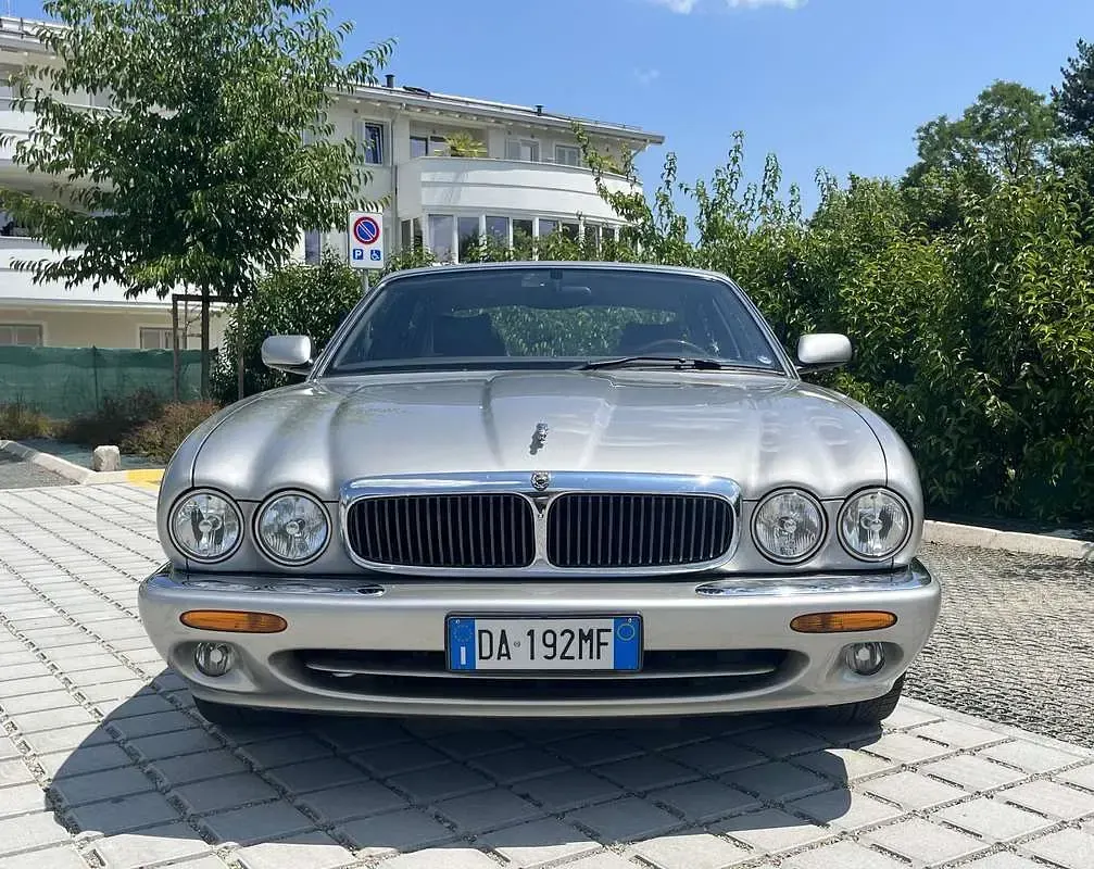 Usata Jaguar XJ8 Executive 237 CV (174 kW) 1999 Berlina