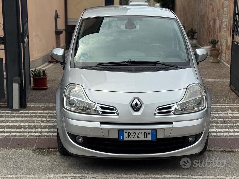 Usata Renault Modus Dynamique 106 CV (77 kW) 2008 Grigio Monovolume