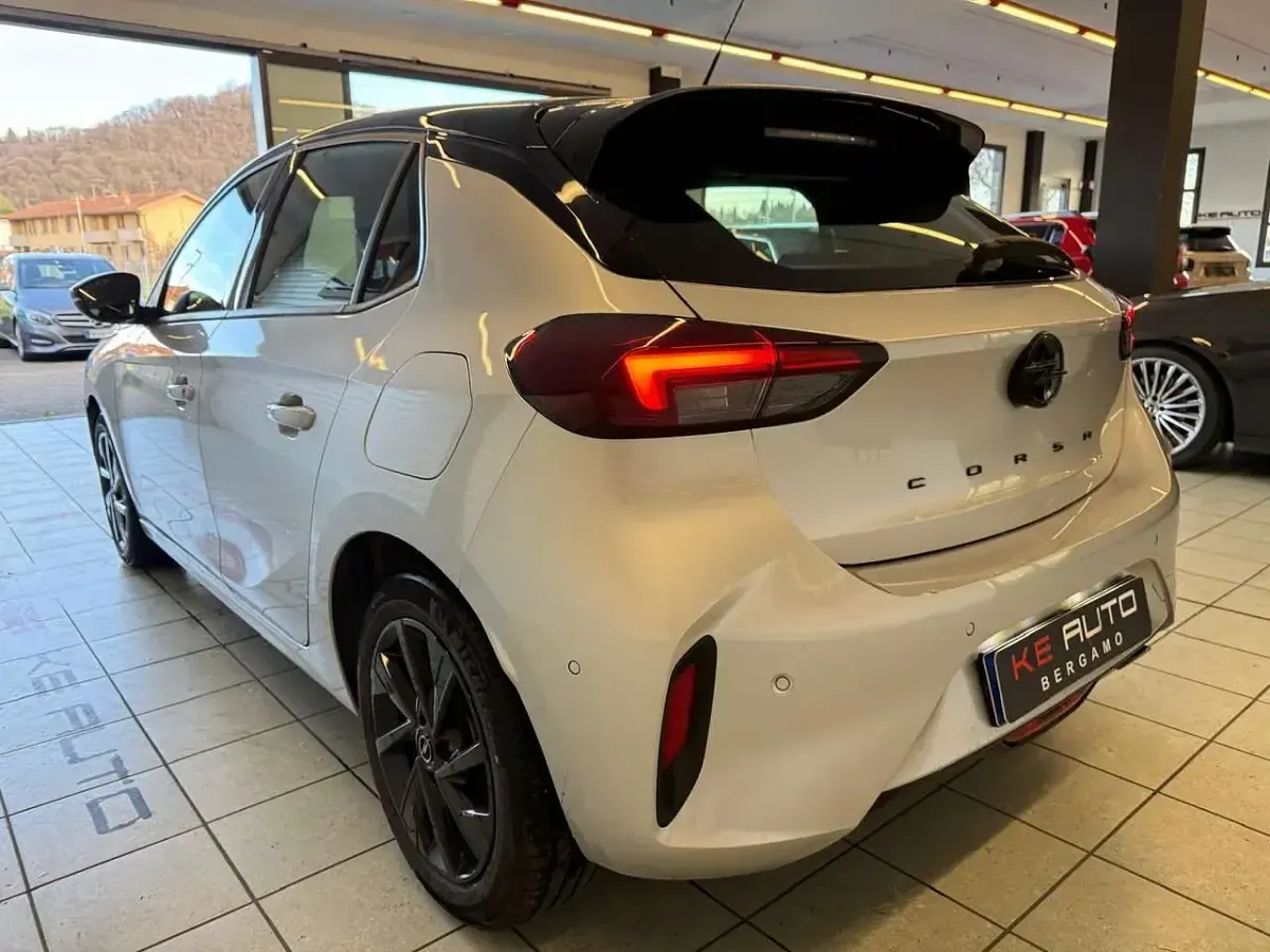 Usata Opel Corsa S 101 CV (74 kW) 2025 Argento/tetto nero Utilitaria