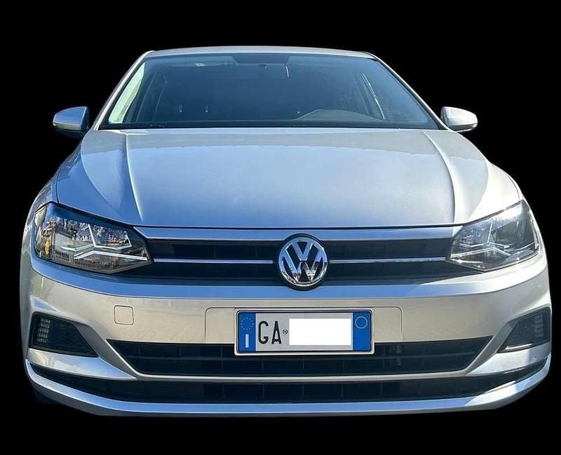 Grigio Usata 2019 VW Polo Comfortline Tre volumi | 14.000 € (Buon prezzo) - Immagine 1/4