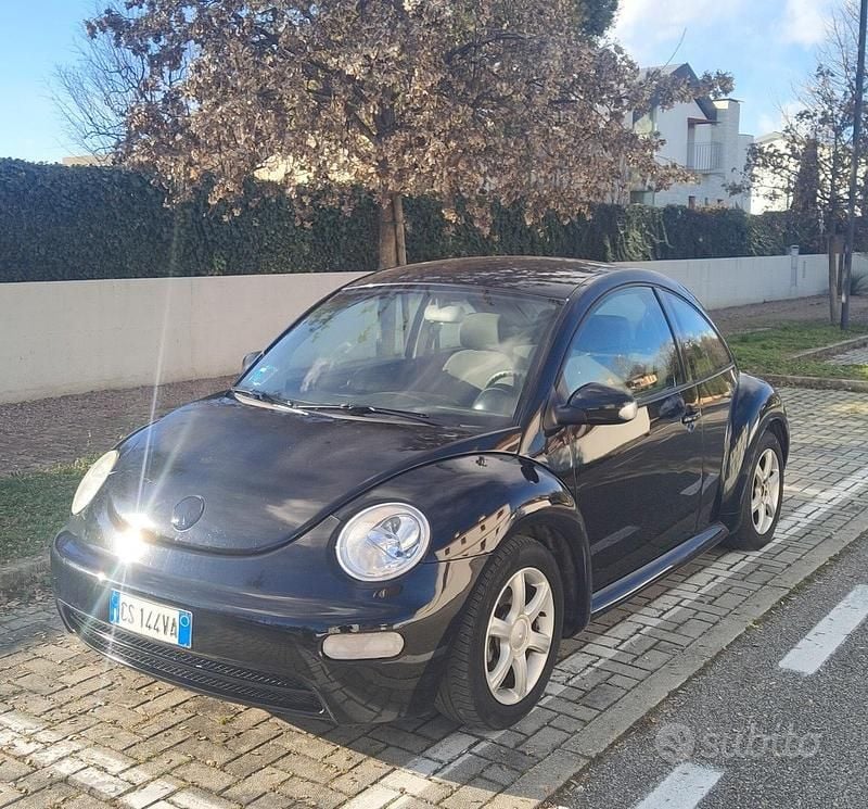 Usata VW New Beetle 2005 Nero Utilitaria