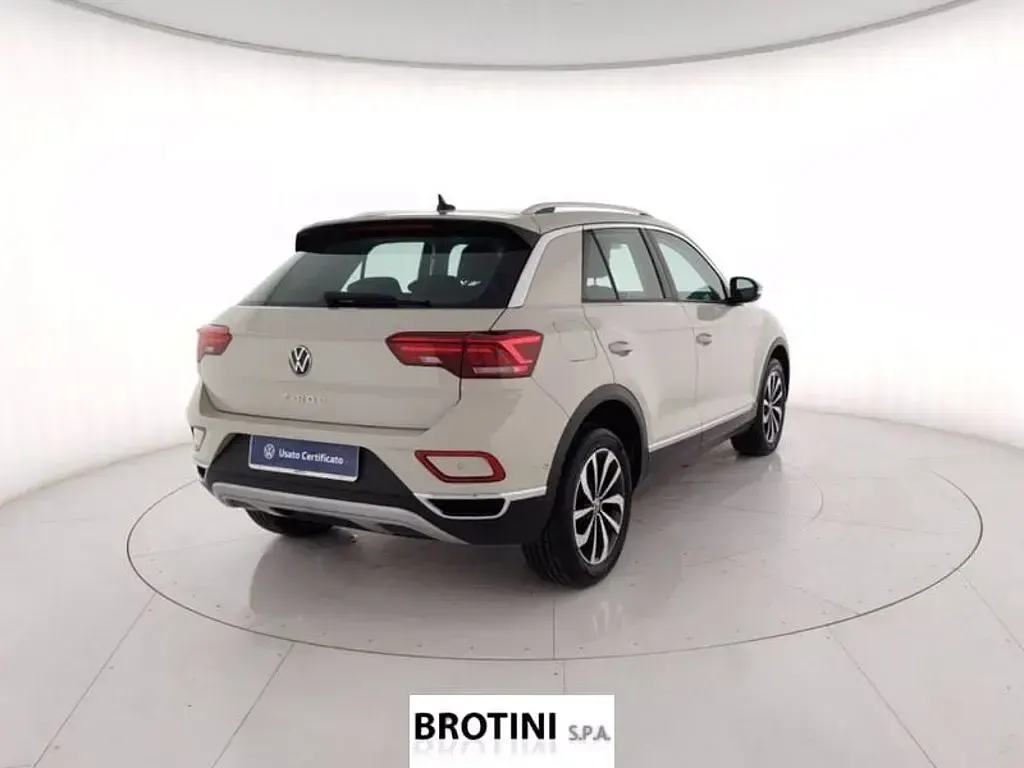 Usata VW T-Roc Style 150 CV (110 kW) 2023 Grigio metallizzato SUV