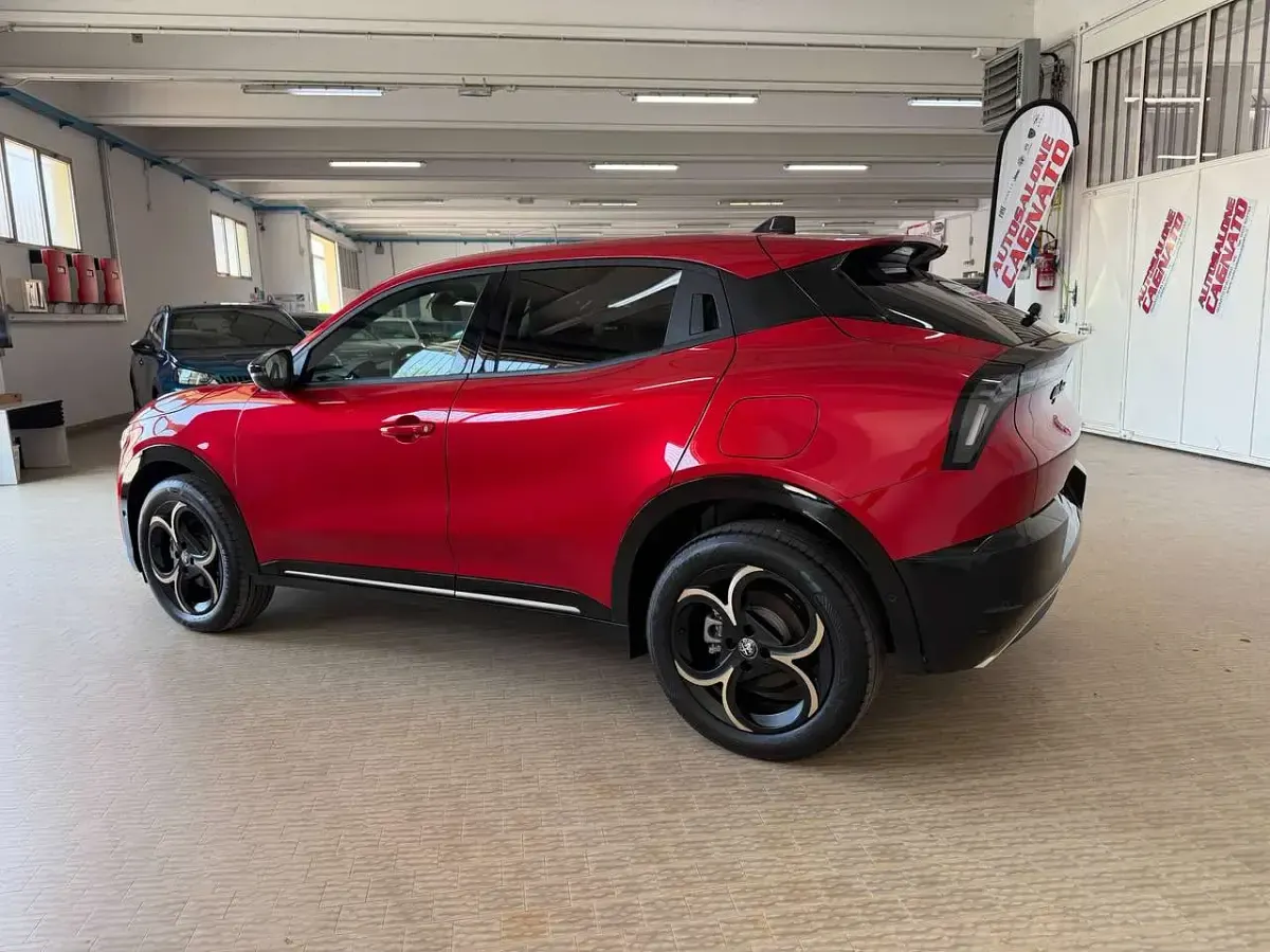 Nuova Alfa Romeo GT Junior 136 CV (100 kW) 2025 Rosso brera metalizzato SUV
