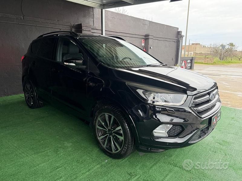 Usata Ford Kuga ST-Line 150 CV (110 kW) 2019 Nero SUV