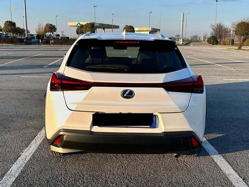 Usata Lexus UX 250h Business Edition 184 CV (135 kW) 2019 Bianco SUV